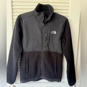 Womans XS black fleece North Face Jacket. Very warm